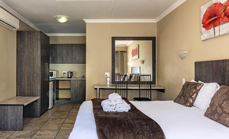Kuruman Inn By Country Hotels image