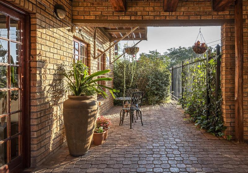 Kuruman Inn By Country Hotels image