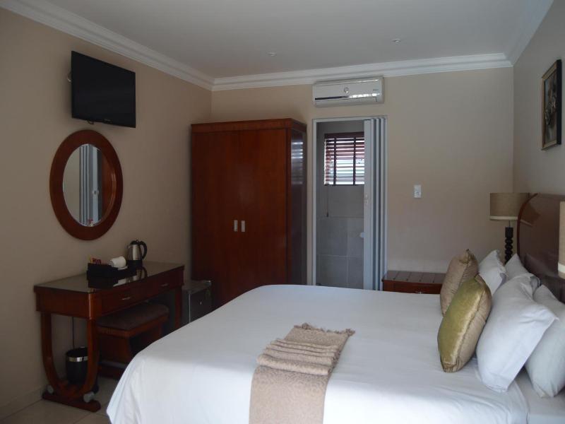 Lakeview Boutique Hotel & Conference Center image