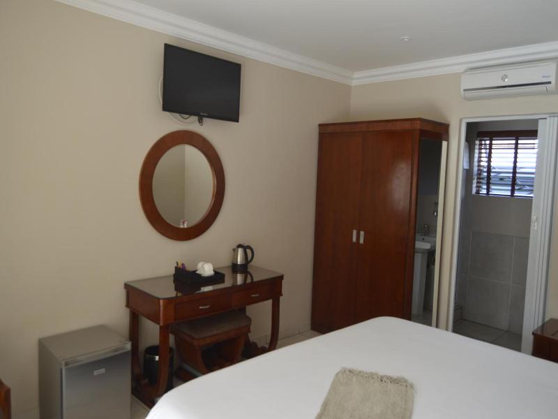 Lakeview Boutique Hotel & Conference Center image