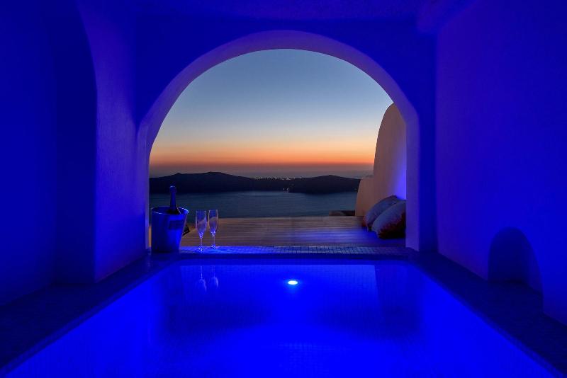 Abyssanto Suites & Spa image
