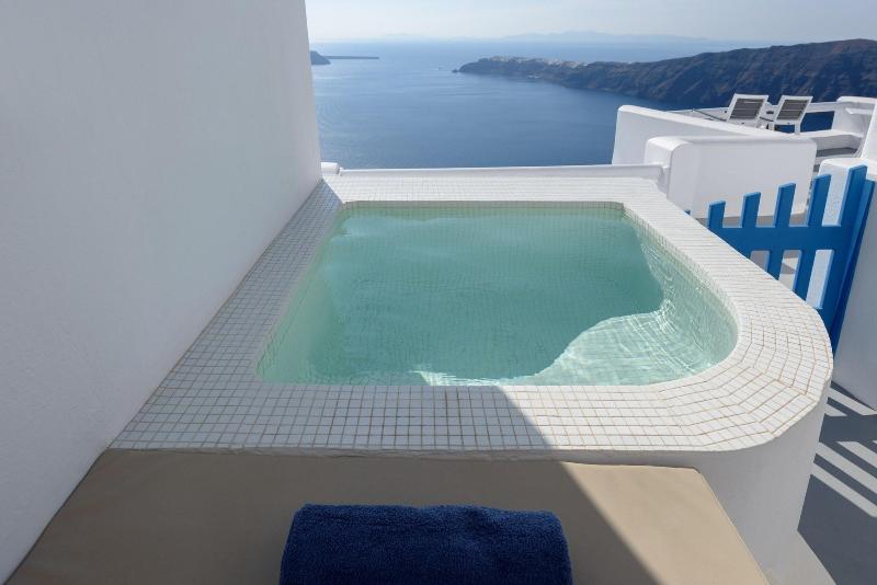 Abyssanto Suites & Spa image