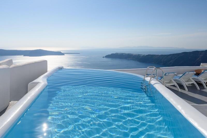 Abyssanto Suites & Spa image