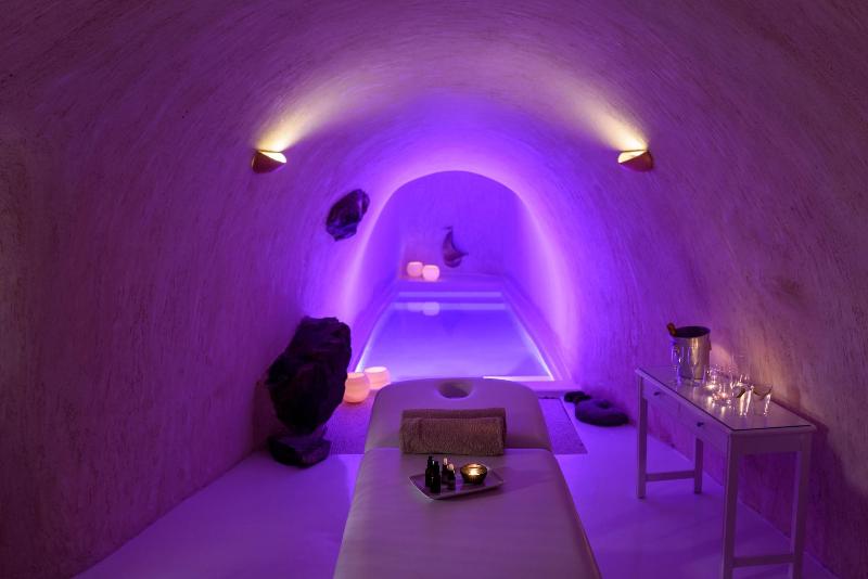 Abyssanto Suites & Spa image
