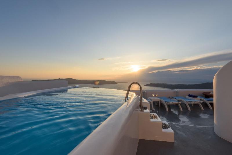 Abyssanto Suites & Spa image