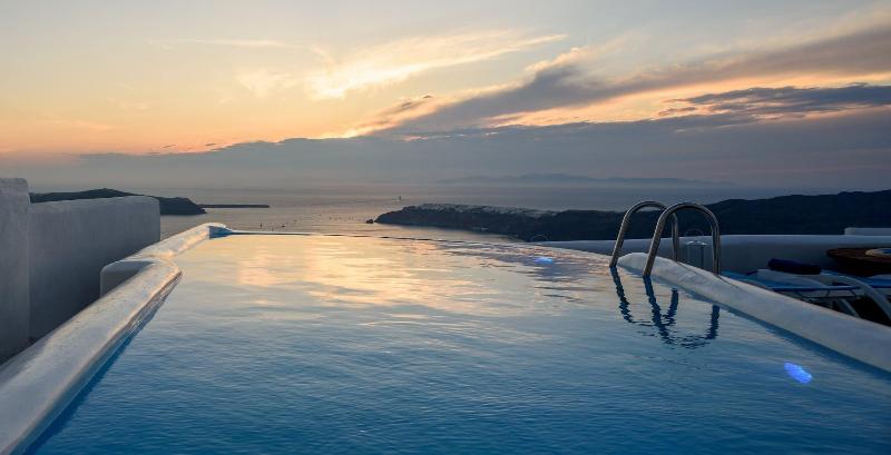 Abyssanto Suites & Spa image