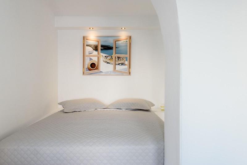 Abyssanto Suites & Spa image