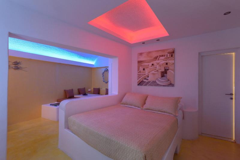 Abyssanto Suites & Spa image