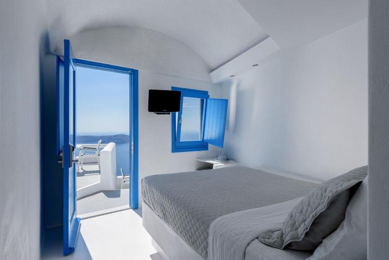 Abyssanto Suites & Spa image