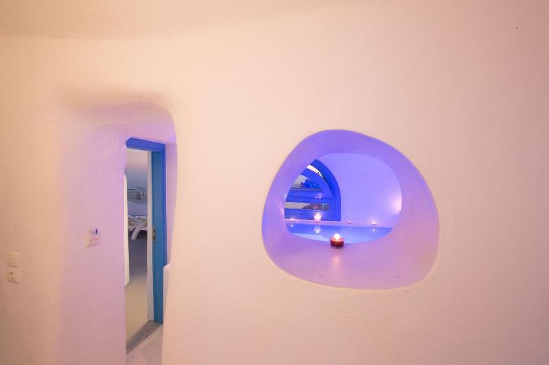 Abyssanto Suites & Spa image
