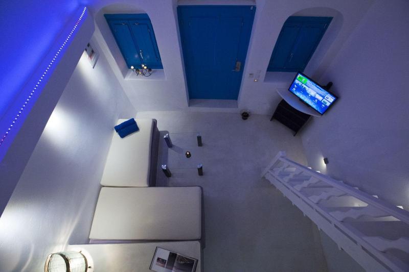 Abyssanto Suites & Spa image