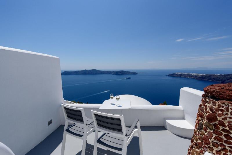 Abyssanto Suites & Spa image