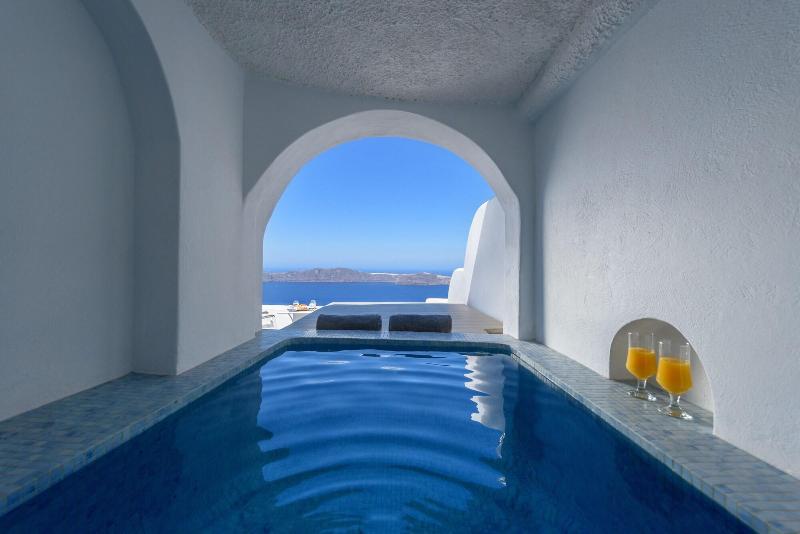 Abyssanto Suites & Spa image