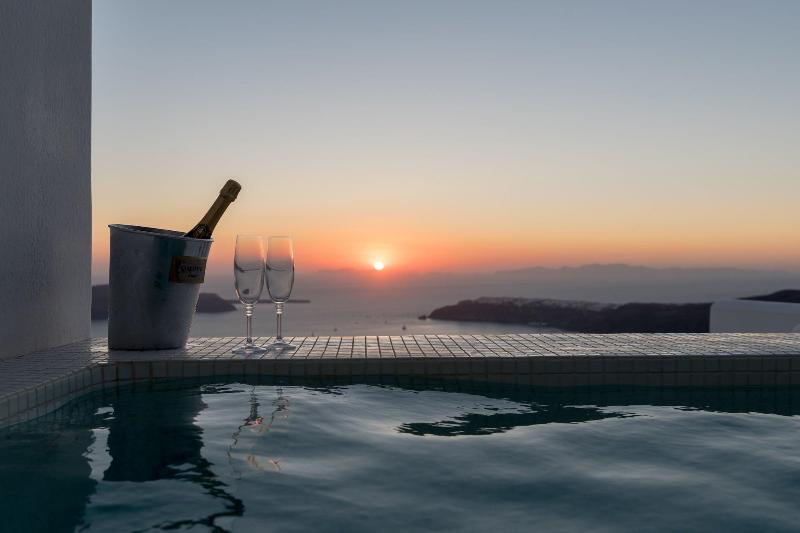 Abyssanto Suites & Spa image