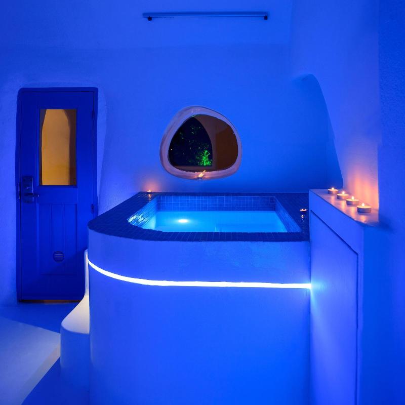Abyssanto Suites & Spa image