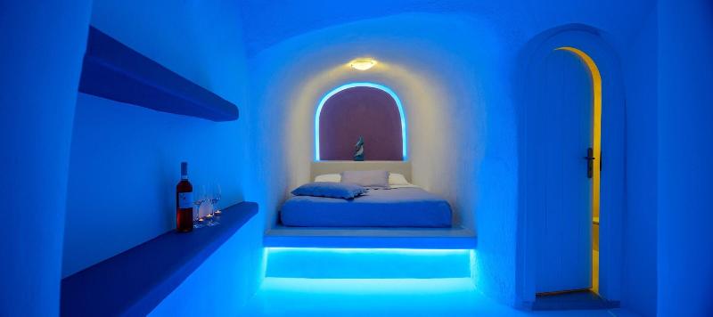 Abyssanto Suites & Spa image