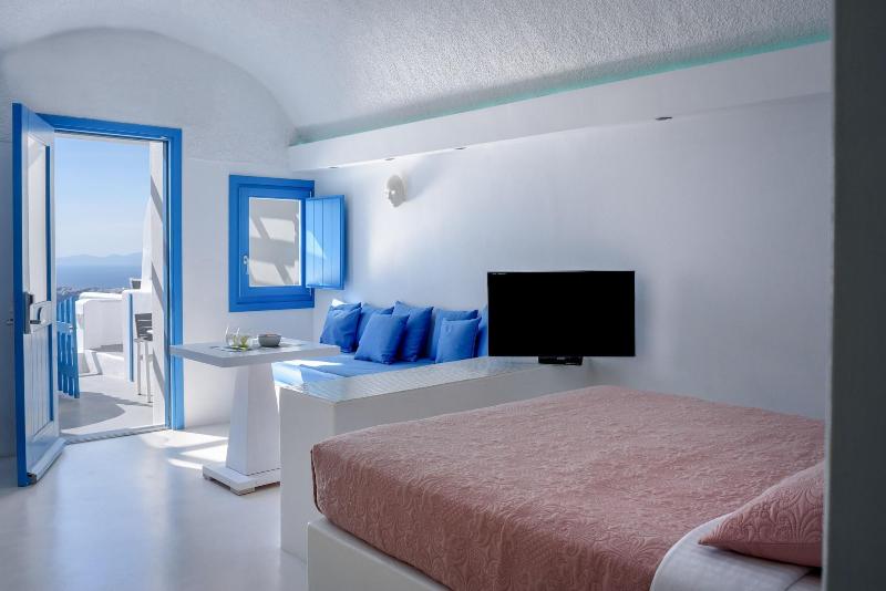 Abyssanto Suites & Spa image