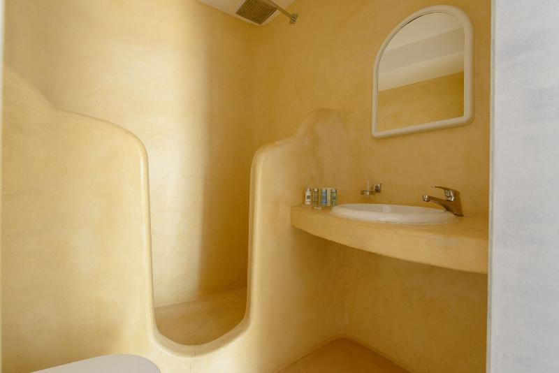 Abyssanto Suites & Spa image