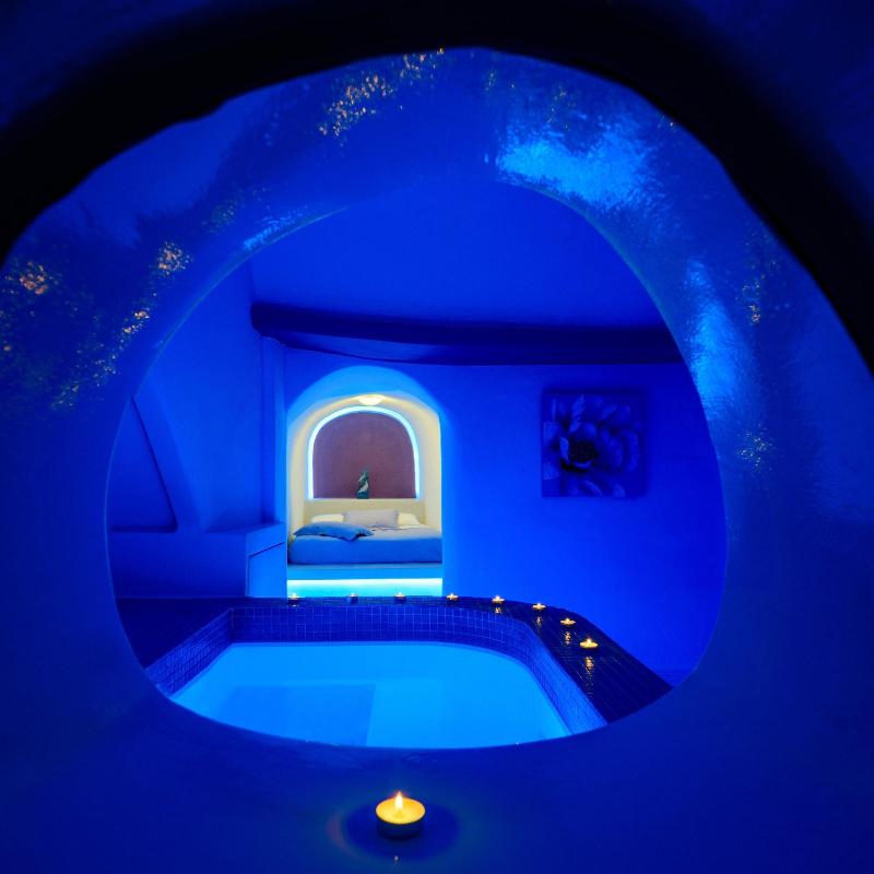 Abyssanto Suites & Spa image