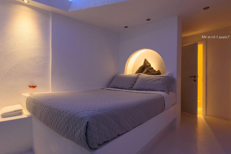 Abyssanto Suites & Spa image