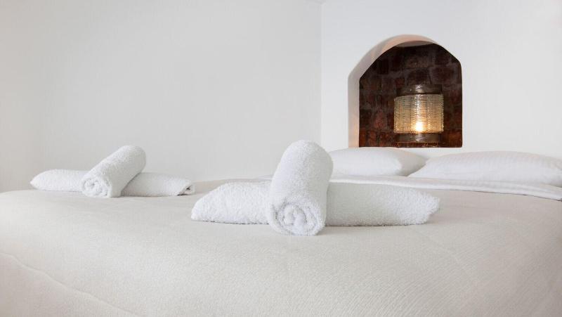 Abyssanto Suites & Spa image