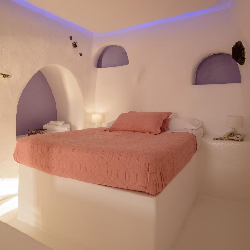 Abyssanto Suites & Spa image
