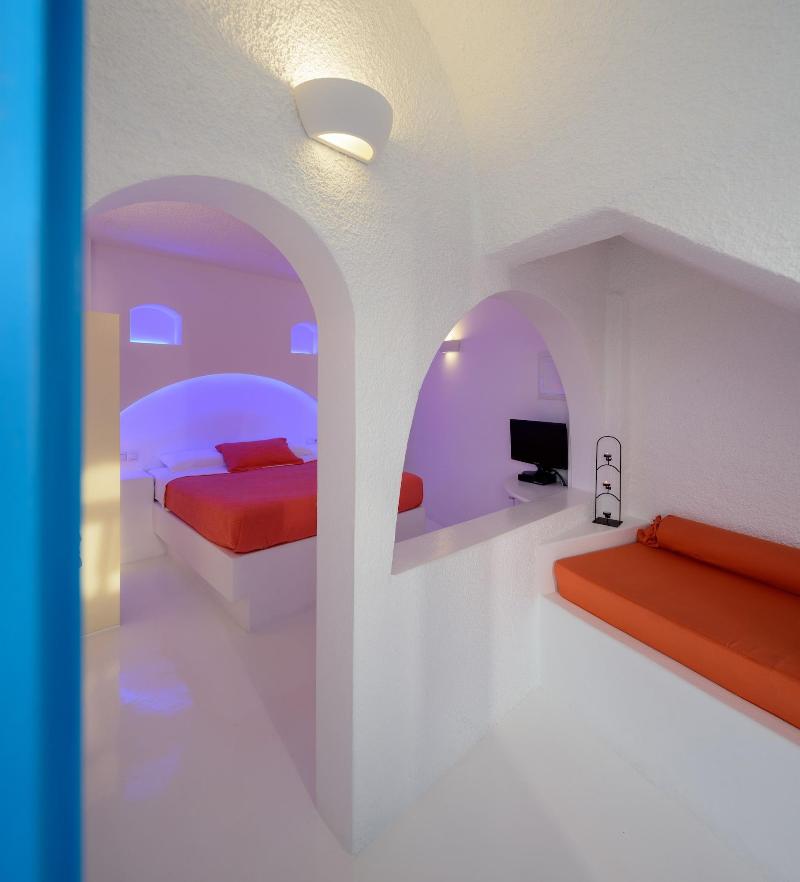 Abyssanto Suites & Spa image
