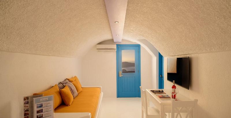 Abyssanto Suites & Spa image