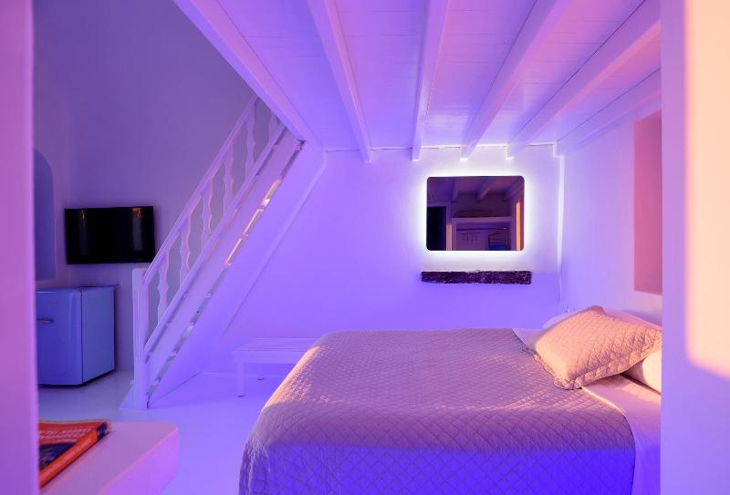 Abyssanto Suites & Spa image