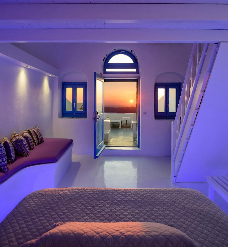 Abyssanto Suites & Spa image