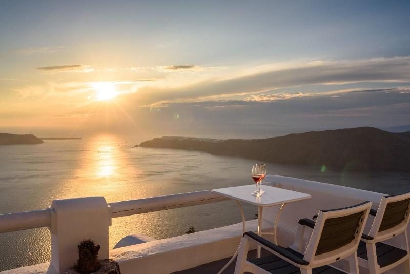 Abyssanto Suites & Spa image