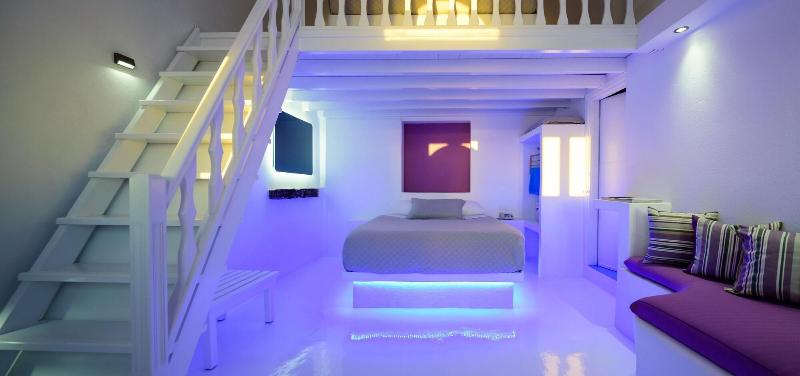 Abyssanto Suites & Spa image