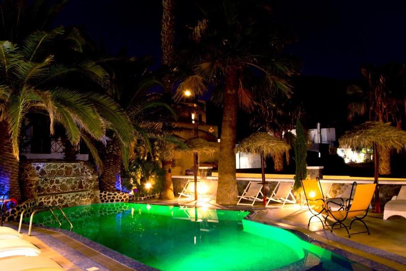 Blacksandy Beach Hotel image