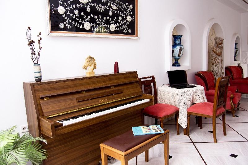Blacksandy Beach Hotel image