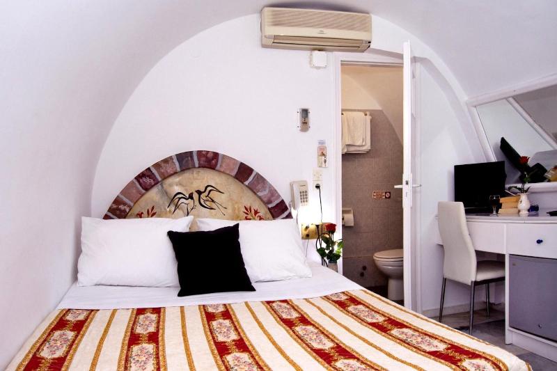 Blacksandy Beach Hotel image