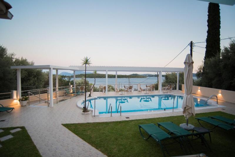 Oasis Hotel image