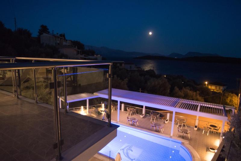 Oasis Hotel image