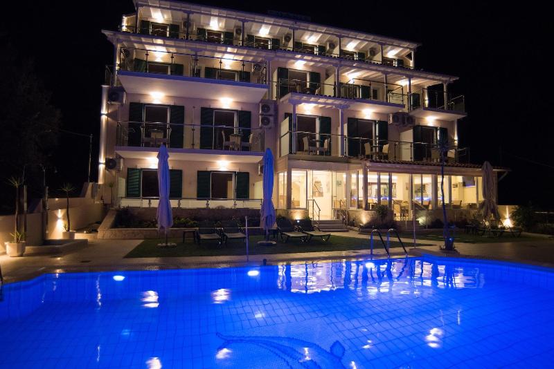 Oasis Hotel image