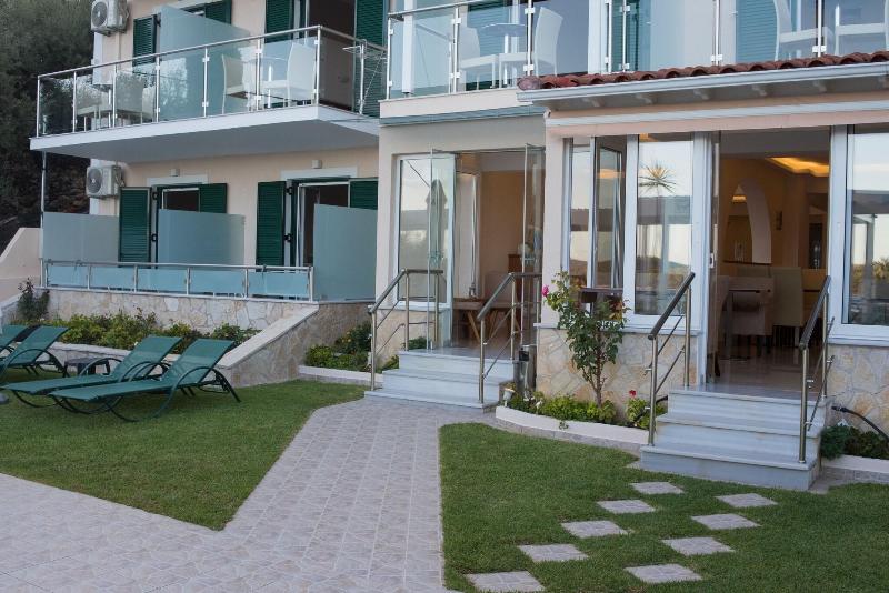 Oasis Hotel image