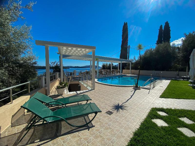 Oasis Hotel image
