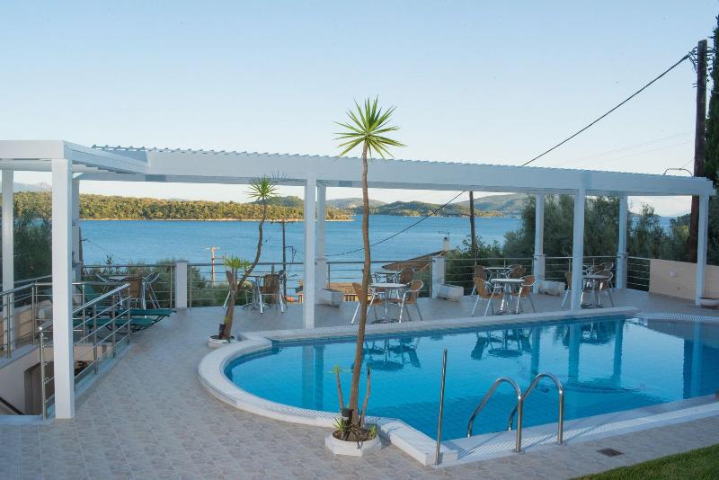 Oasis Hotel image