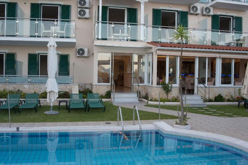 Oasis Hotel image
