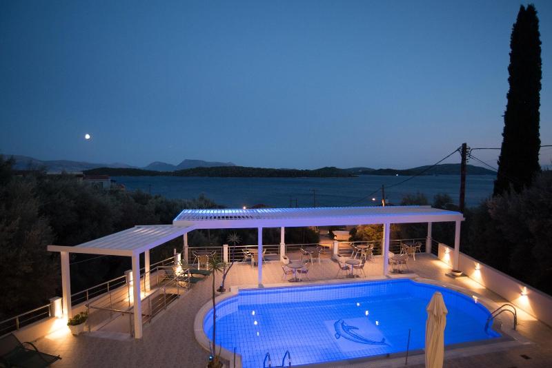 Oasis Hotel image