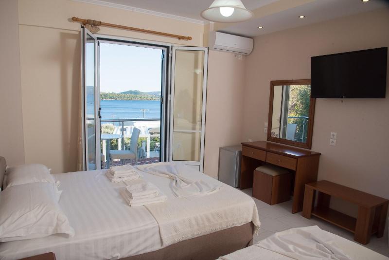 Oasis Hotel image
