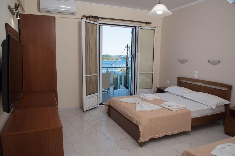 Oasis Hotel image