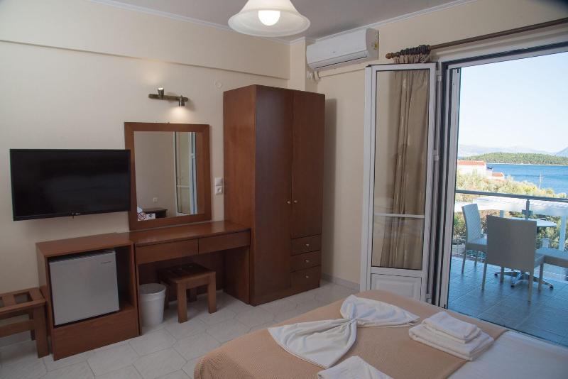 Oasis Hotel image