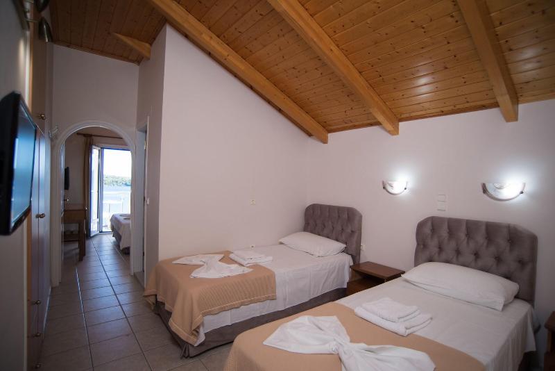 Oasis Hotel image