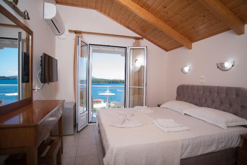 Oasis Hotel image