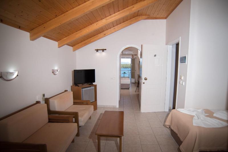 Oasis Hotel image