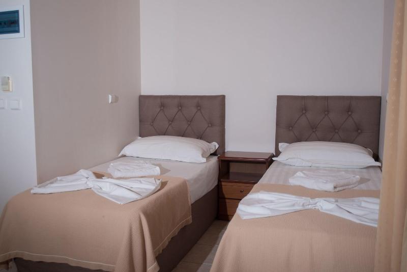 Oasis Hotel image